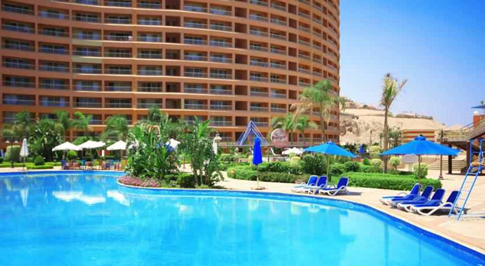 Two-Bedroom Apartment At Porto Sokhna Pyramids - Families Only Айн Сохна Екстериор снимка