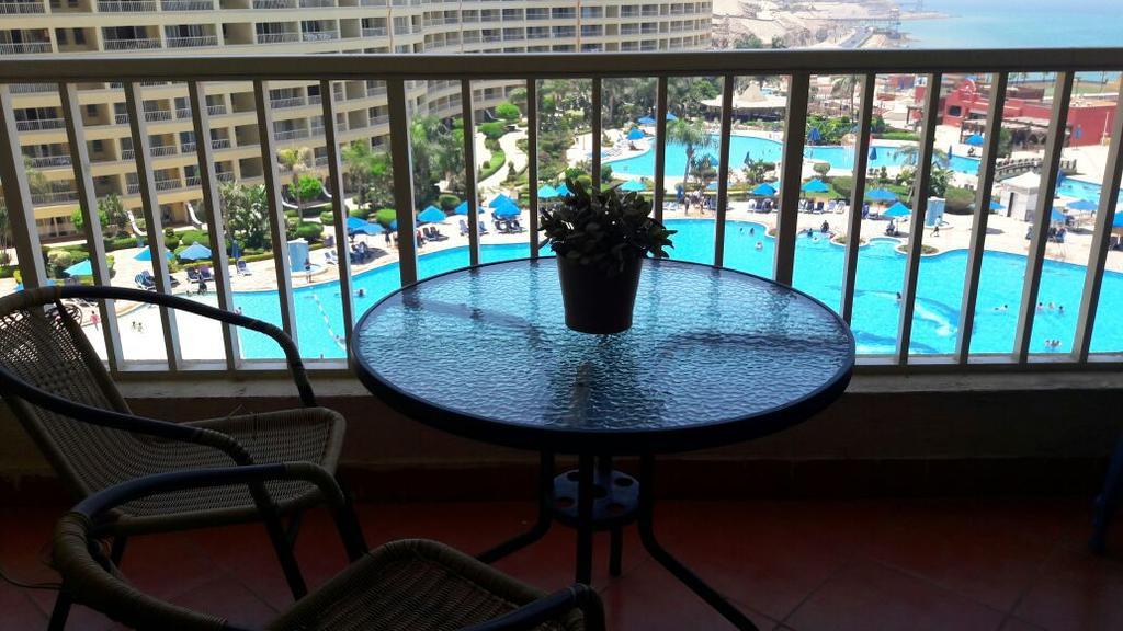Two-Bedroom Apartment At Porto Sokhna Pyramids - Families Only Айн Сохна Екстериор снимка